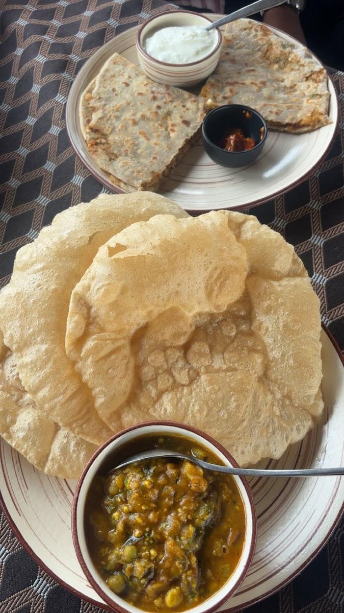 Mowgli's Cafe Hampi & Guest house – photo 2
