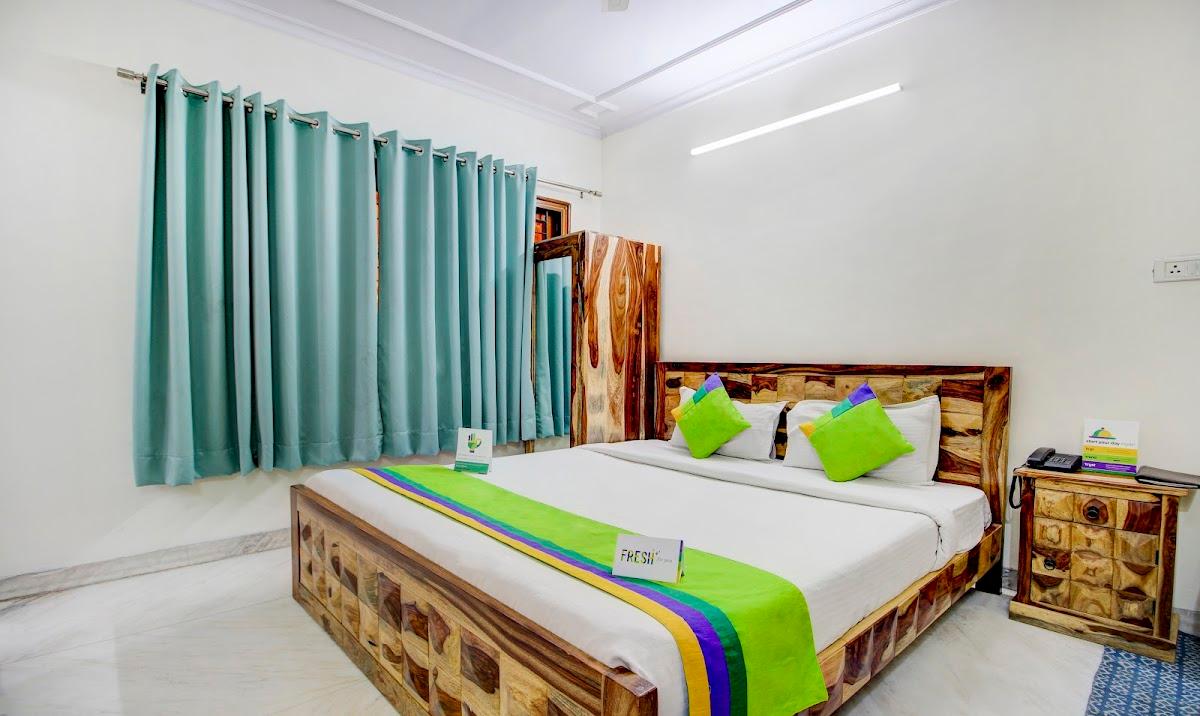 THE UPPER ROOM HOTEL – photo 4