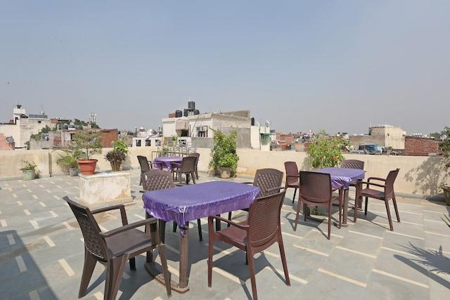 OYO Aura Palace Deluxe – photo 4