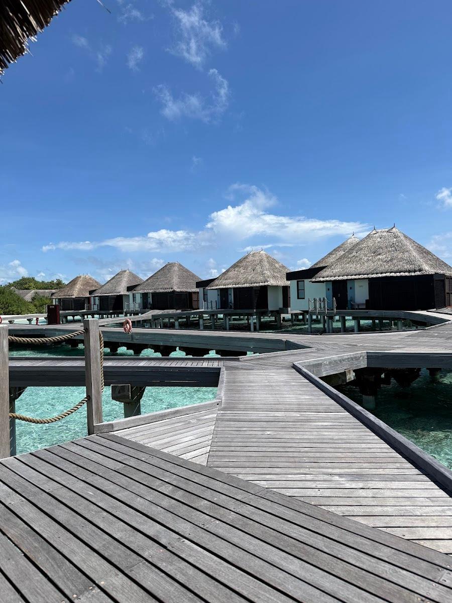Four Seasons Resort Maldives at Kuda Huraa – photo 2