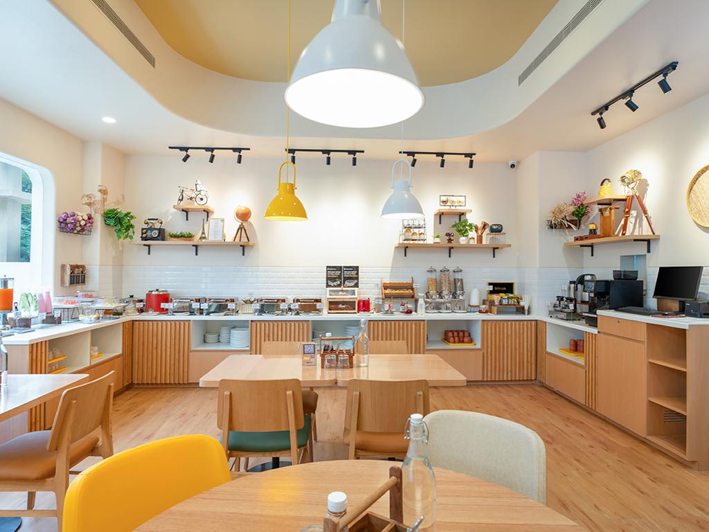 Bloom Hotel - DLF Cyber City – photo 3