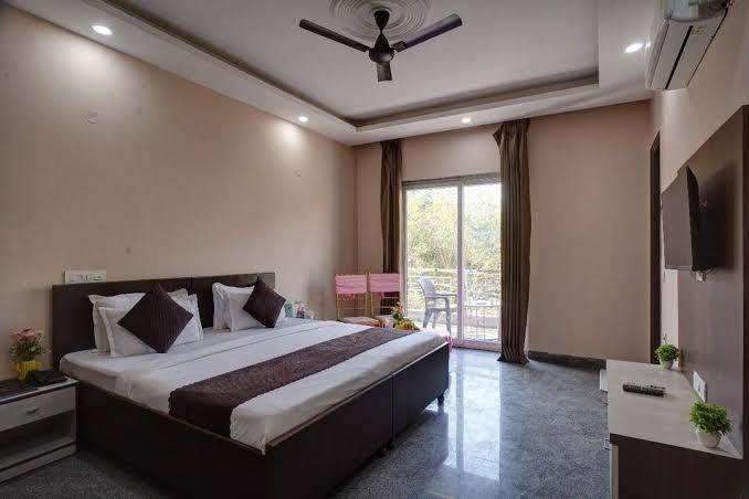 wedlock hotels – photo 2
