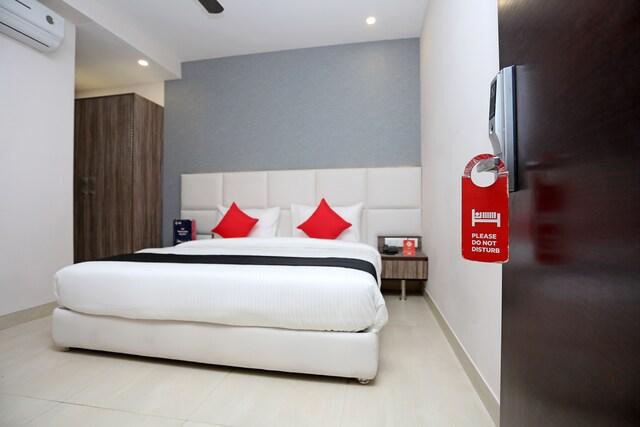 Hotel Parnil Palace Zoo Road Tiniali – photo 4