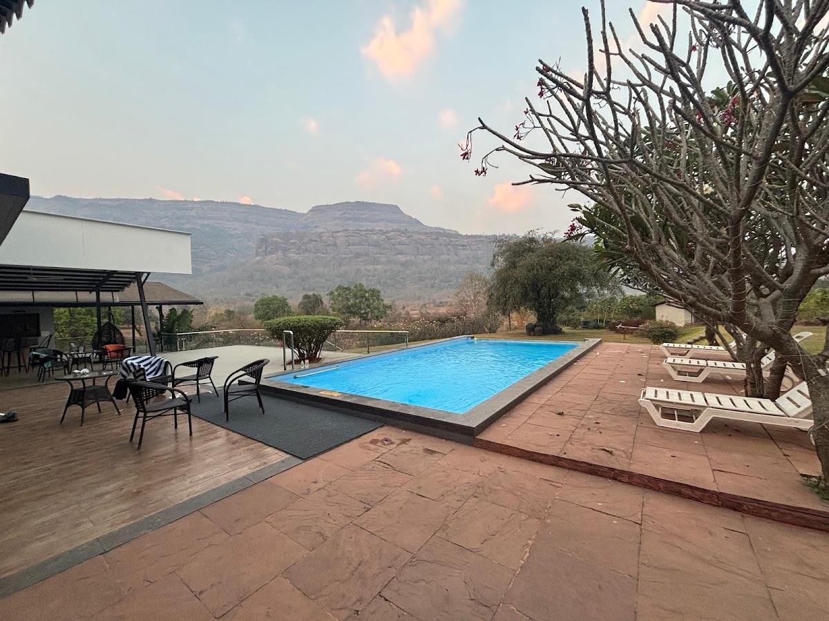 SaffronStays SanvinaFarm - 4 BDR Pool Villa in Karjat – photo 1