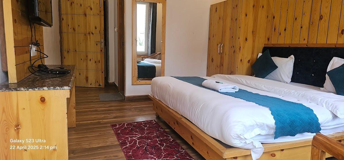 Hotel DEV by Uttarakhand Holidays – photo 3