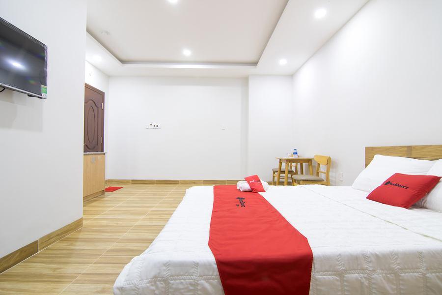 RedDoorz The Jade Hotel Than Nhan Trung – photo 1