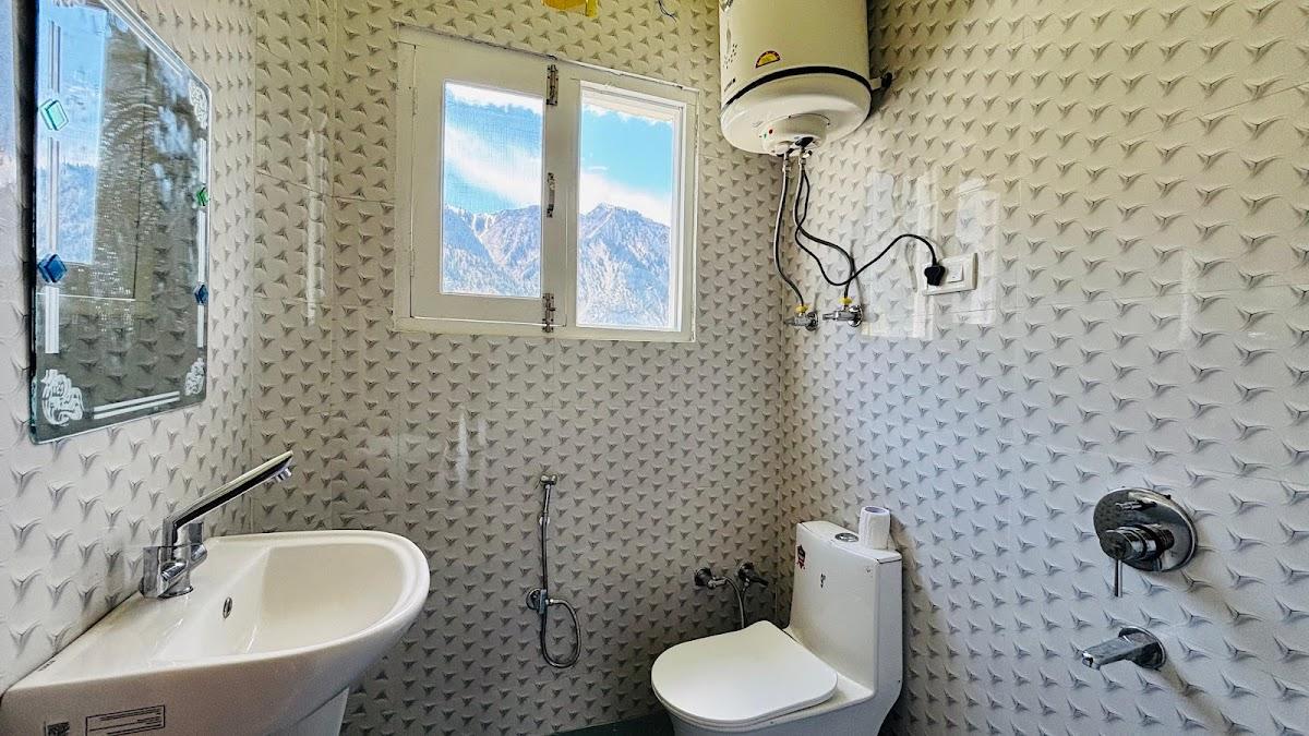 PINE TREE RESORT GUREZ – photo 3