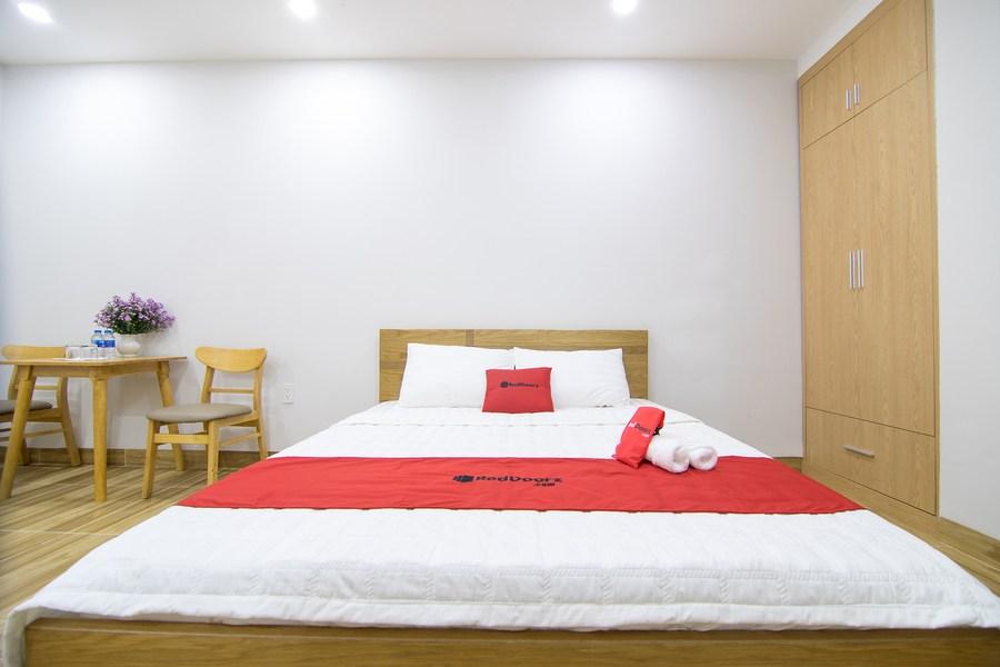 RedDoorz The Jade Hotel Than Nhan Trung – photo 2