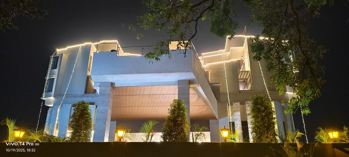 The Golden Tree Hotel – photo 2