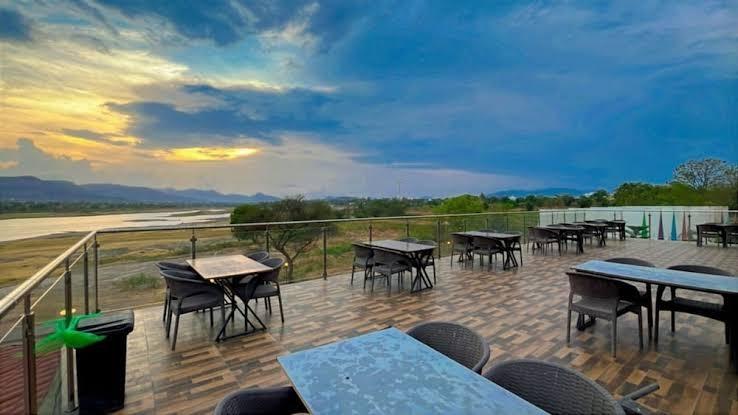 Sizzle Bay Resort – photo 4