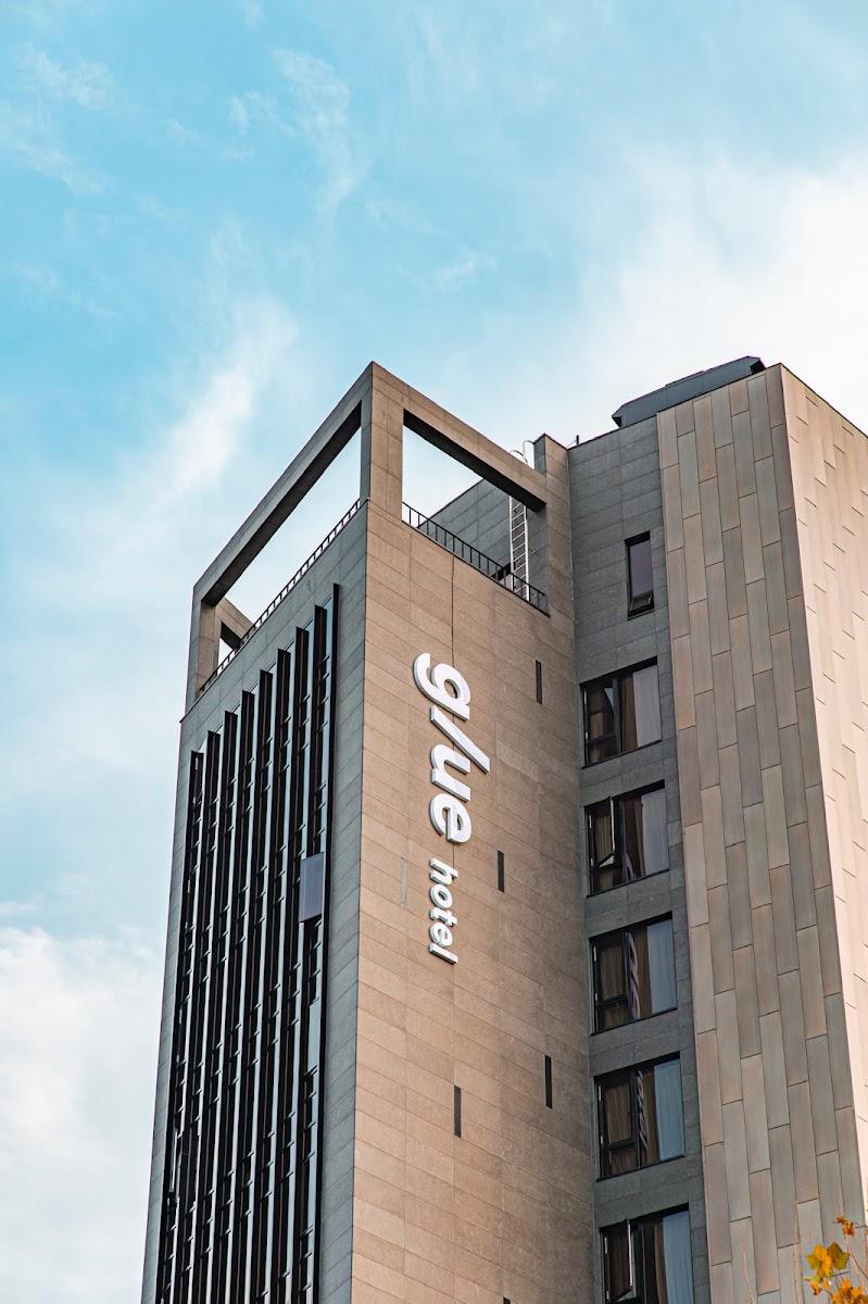 glue hotel