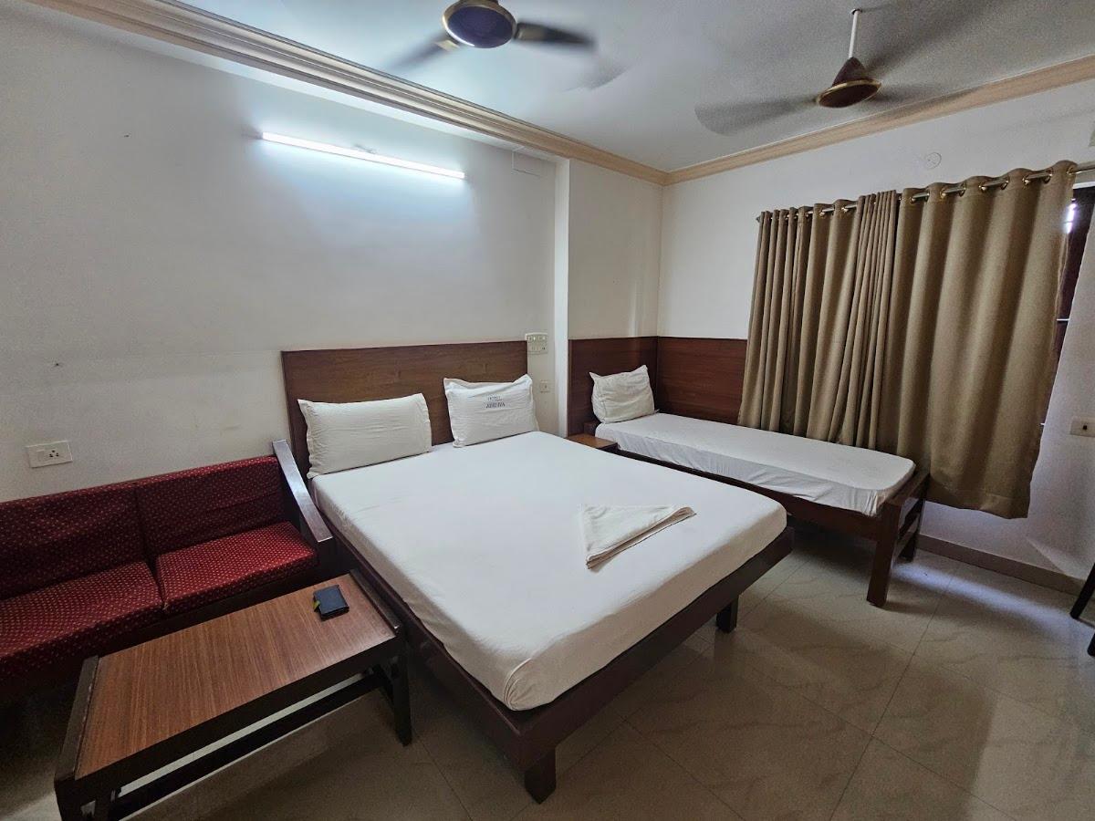 Hotel Adithya – photo 1