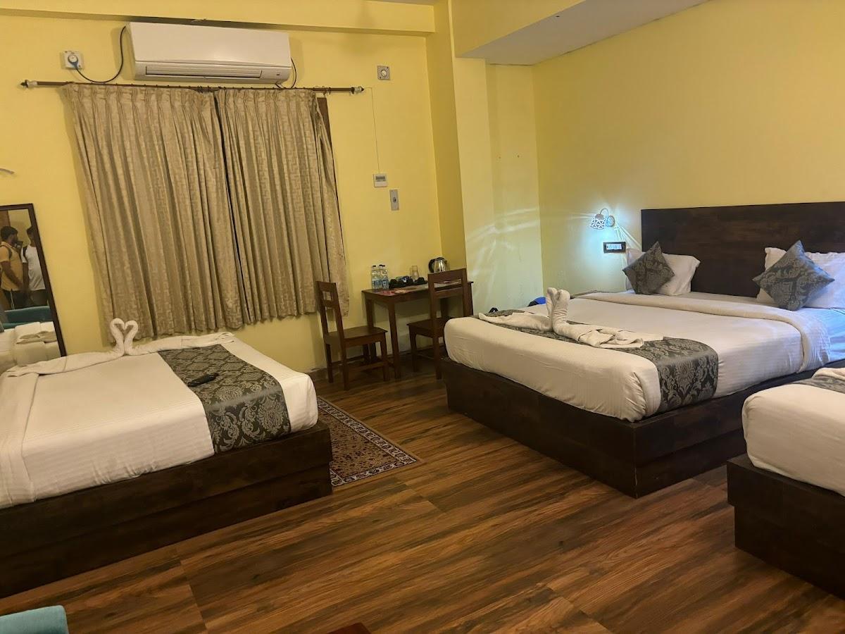 Le Supreme Inn (the lap of luxury) – photo 2