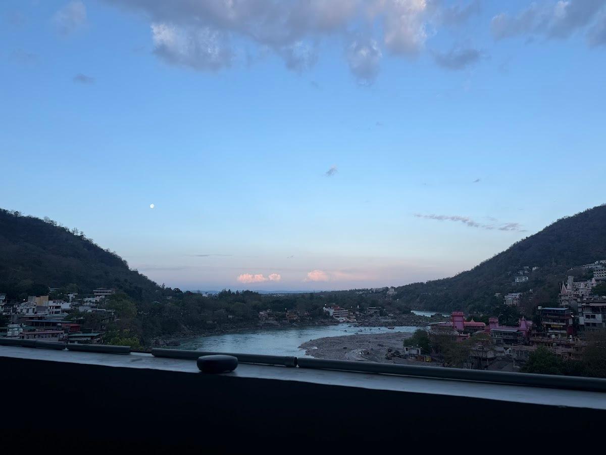 Madpackers Rishikesh Laxman Jhula – photo 4