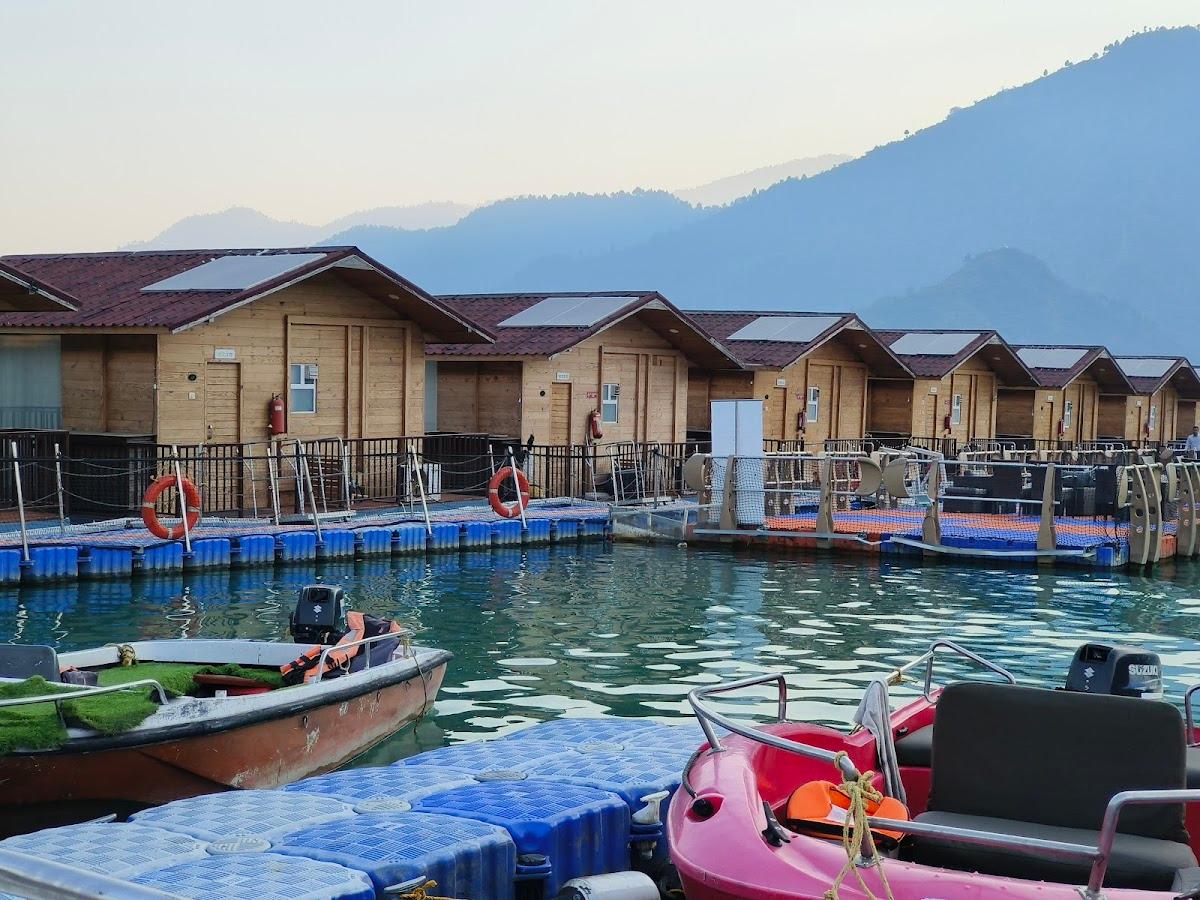 Le ROI, Floating Huts & Eco Rooms – photo 4