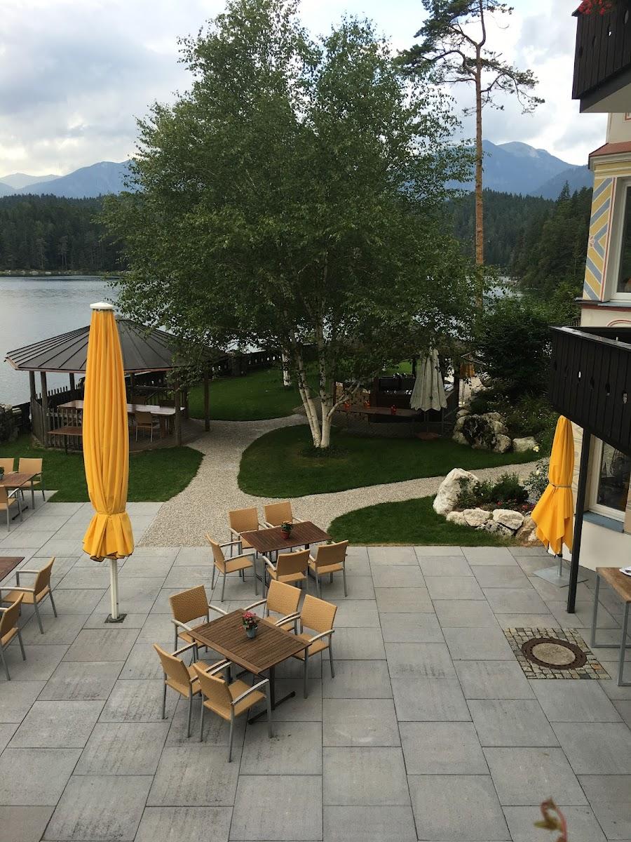 Eibsee-Hotel – photo 1