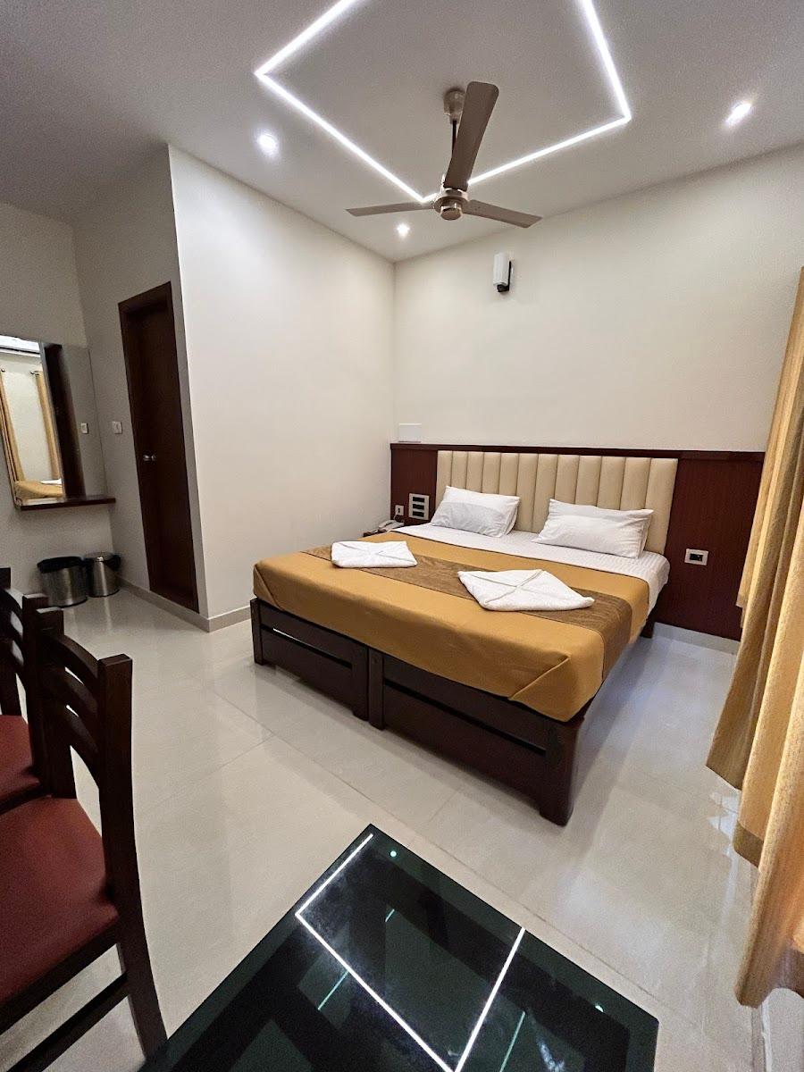 Swami Prasad Paradise Hotel – photo 3