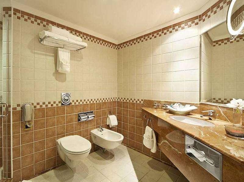Crystal Hotel Hanoi