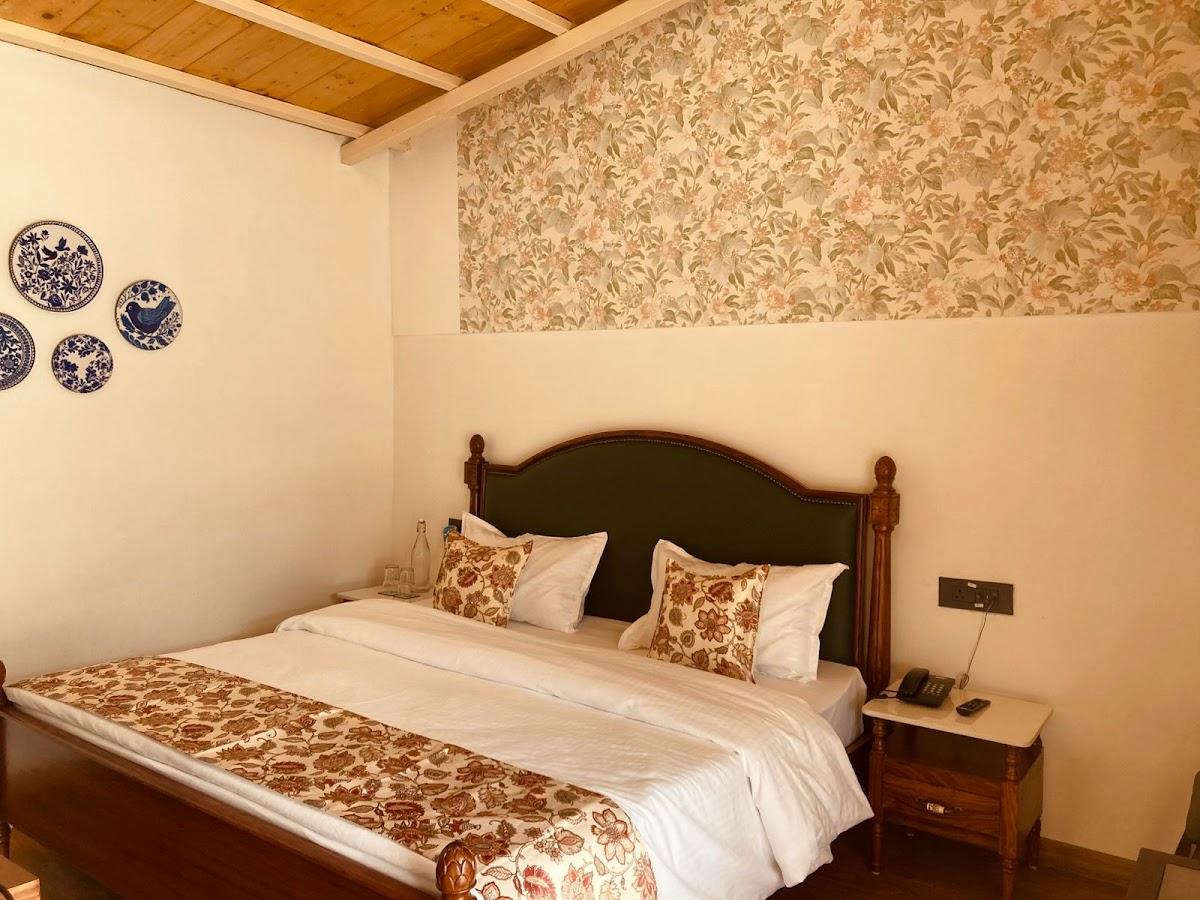 Naina Lodge – photo 1