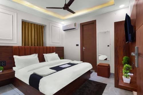 FabHotel Royal Portico