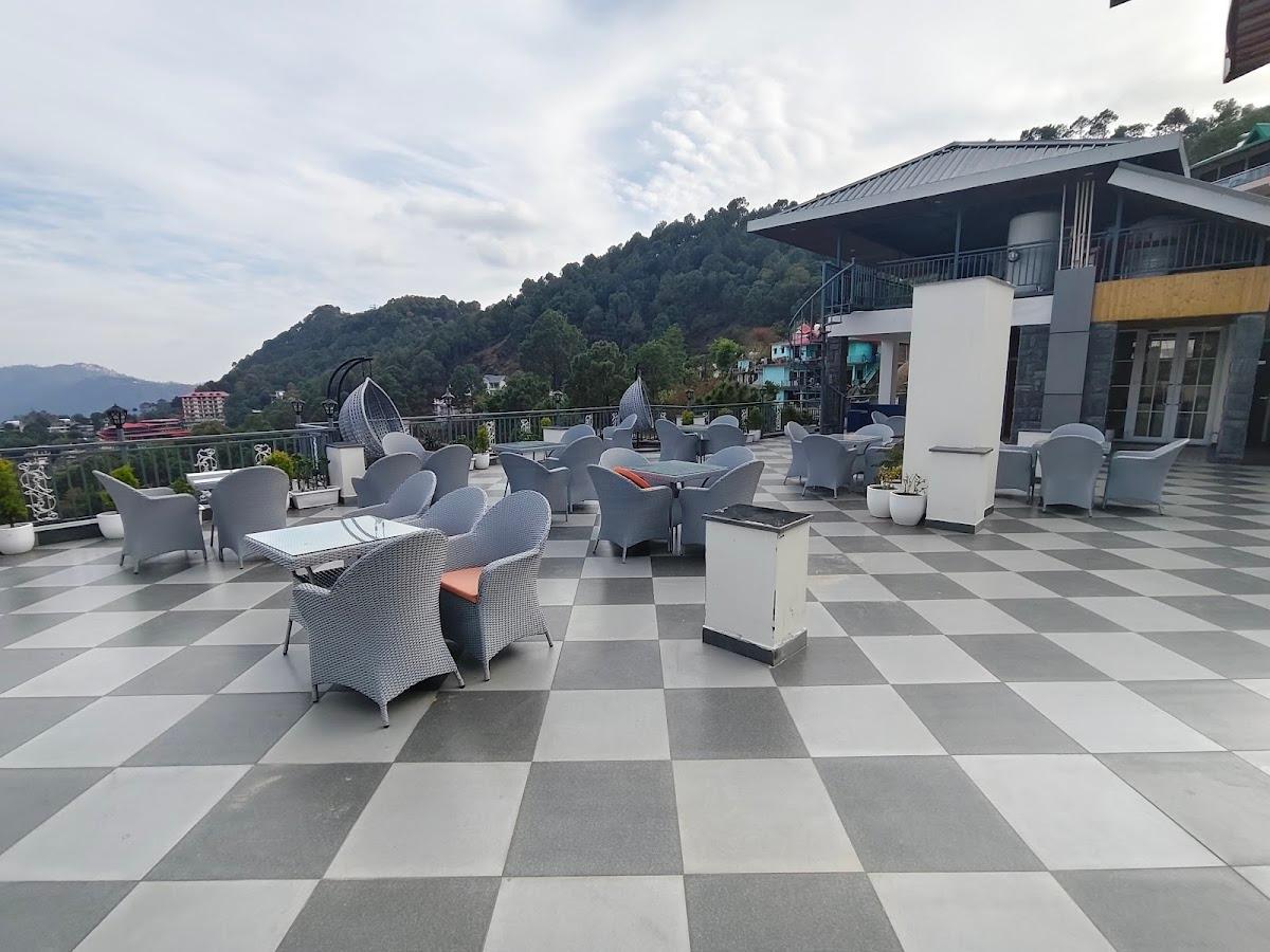 Hotel Serene Woods by Alaya Stays Elivaas