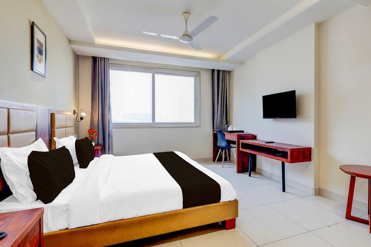Super Townhouse Oak by OYO Sector 39 Medanta – photo 2