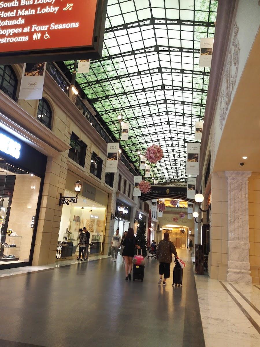 The Parisian – photo 3