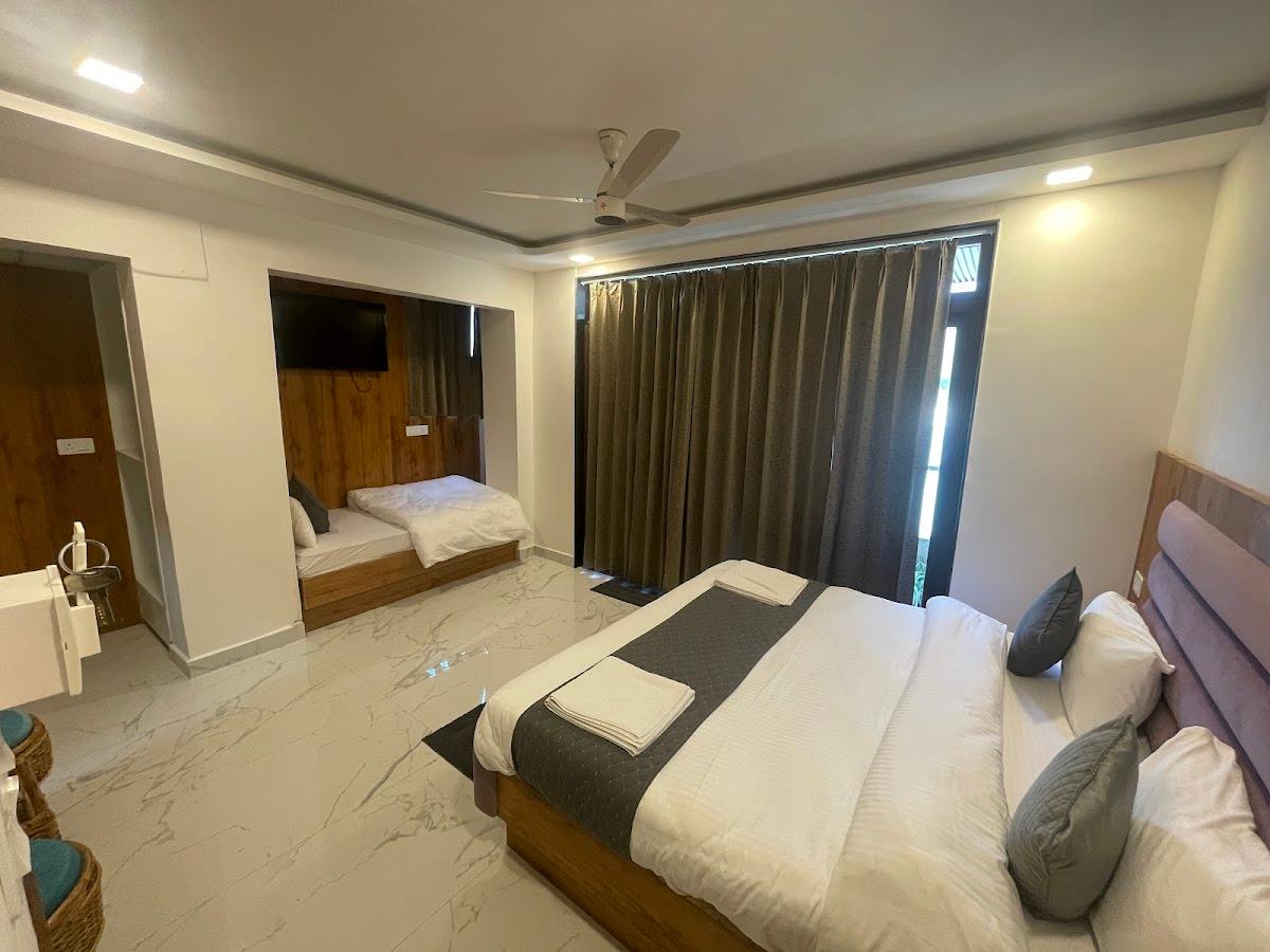Maayaa inn By Ganges – photo 2
