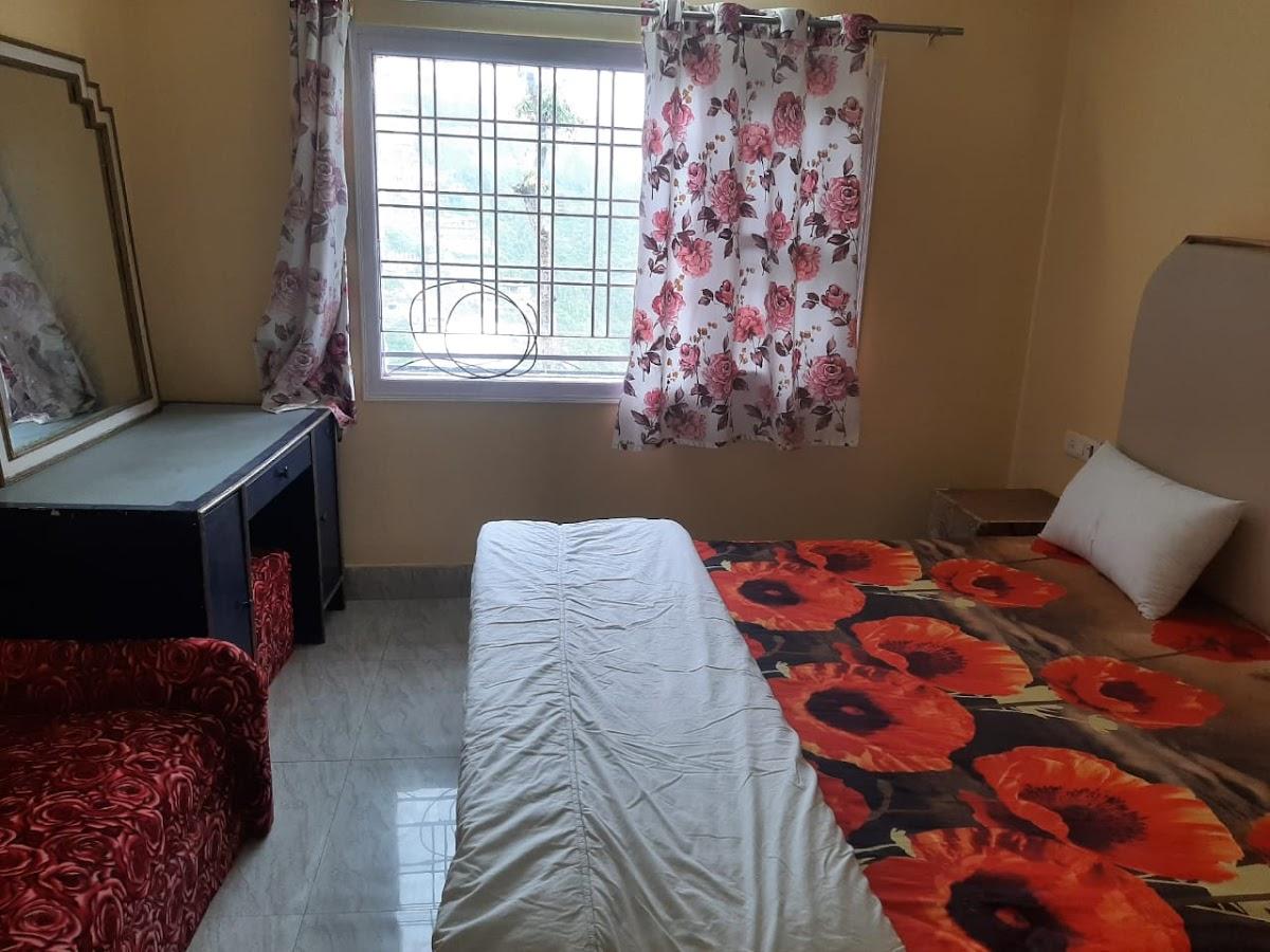 Bhatt Niwas Home Stay,Library,Mussoorie – photo 3