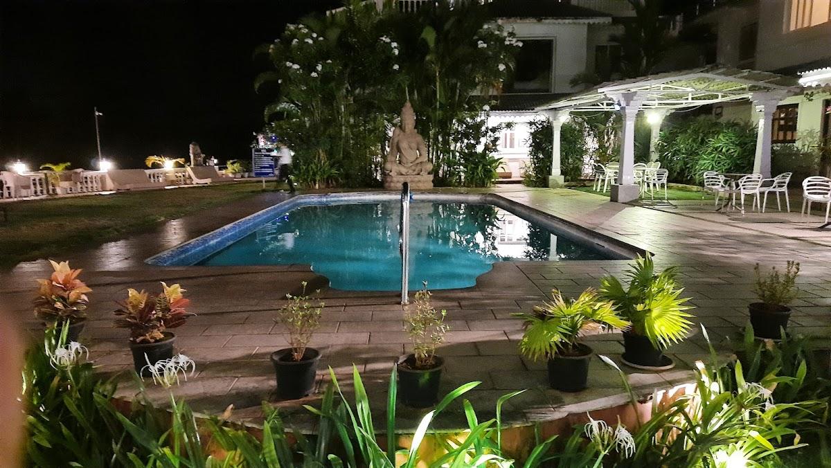 Stone Wood Riverfront Resort – photo 1