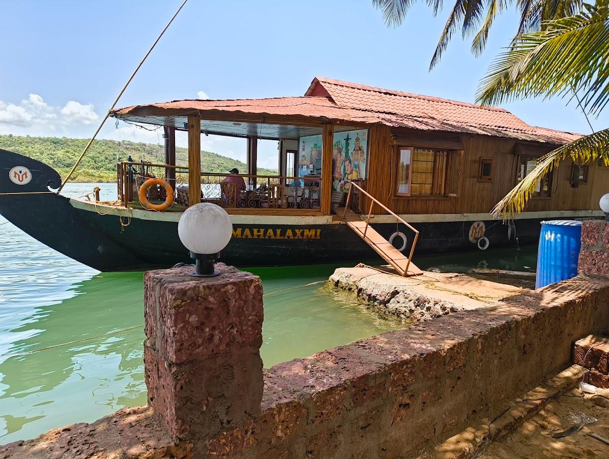 Mahalaxmi House Boat – photo 1