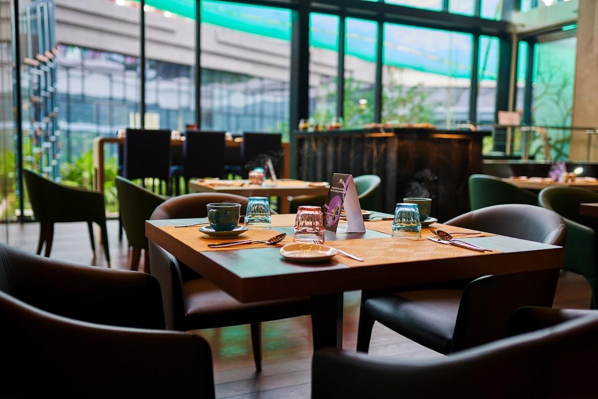 Novotel Kolkata - Hotel & Residences