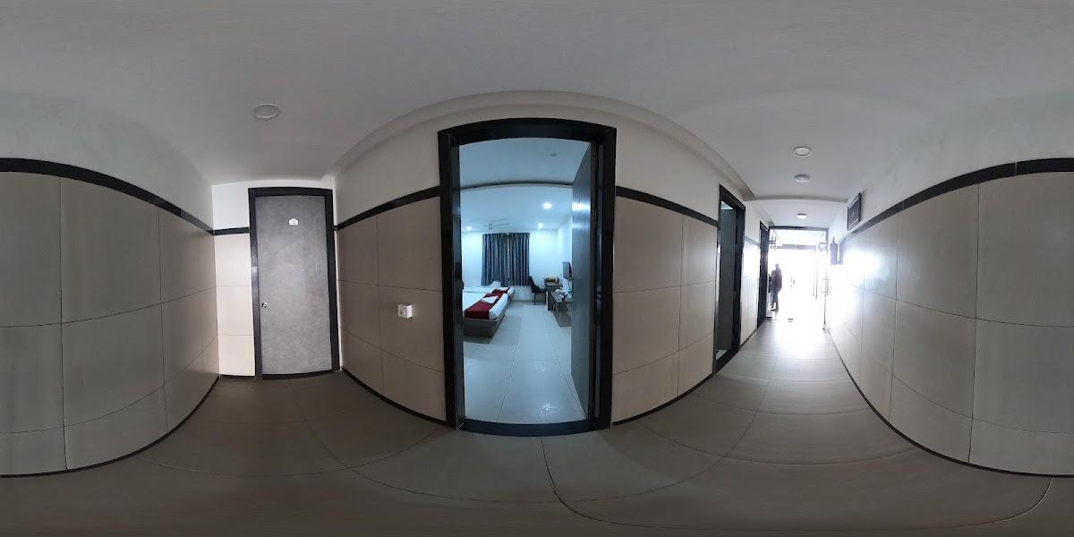 Yatri Inn – photo 2