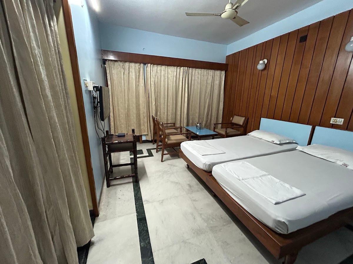JANARDHANA HOTEL – photo 1