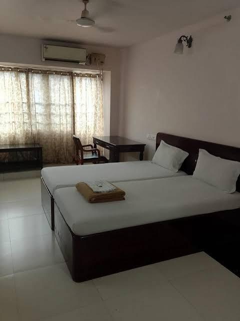 Hotel Sunnys – photo 1