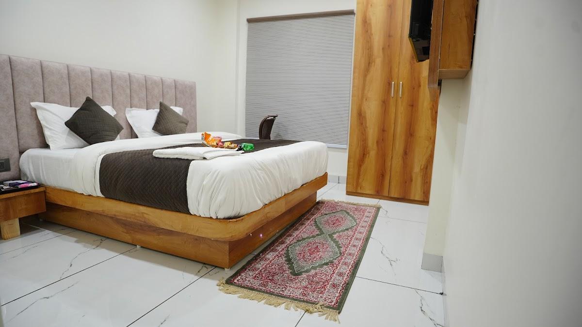 HOTEL VENZAA – photo 4