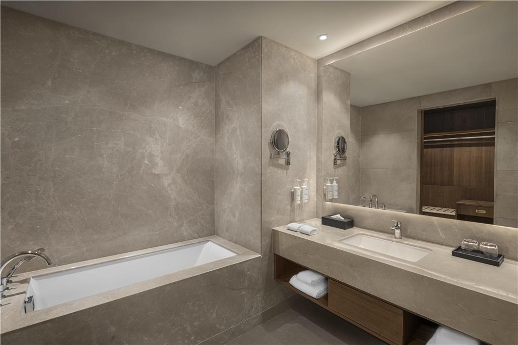 Radisson Hotel Delhi MG Road – photo 1