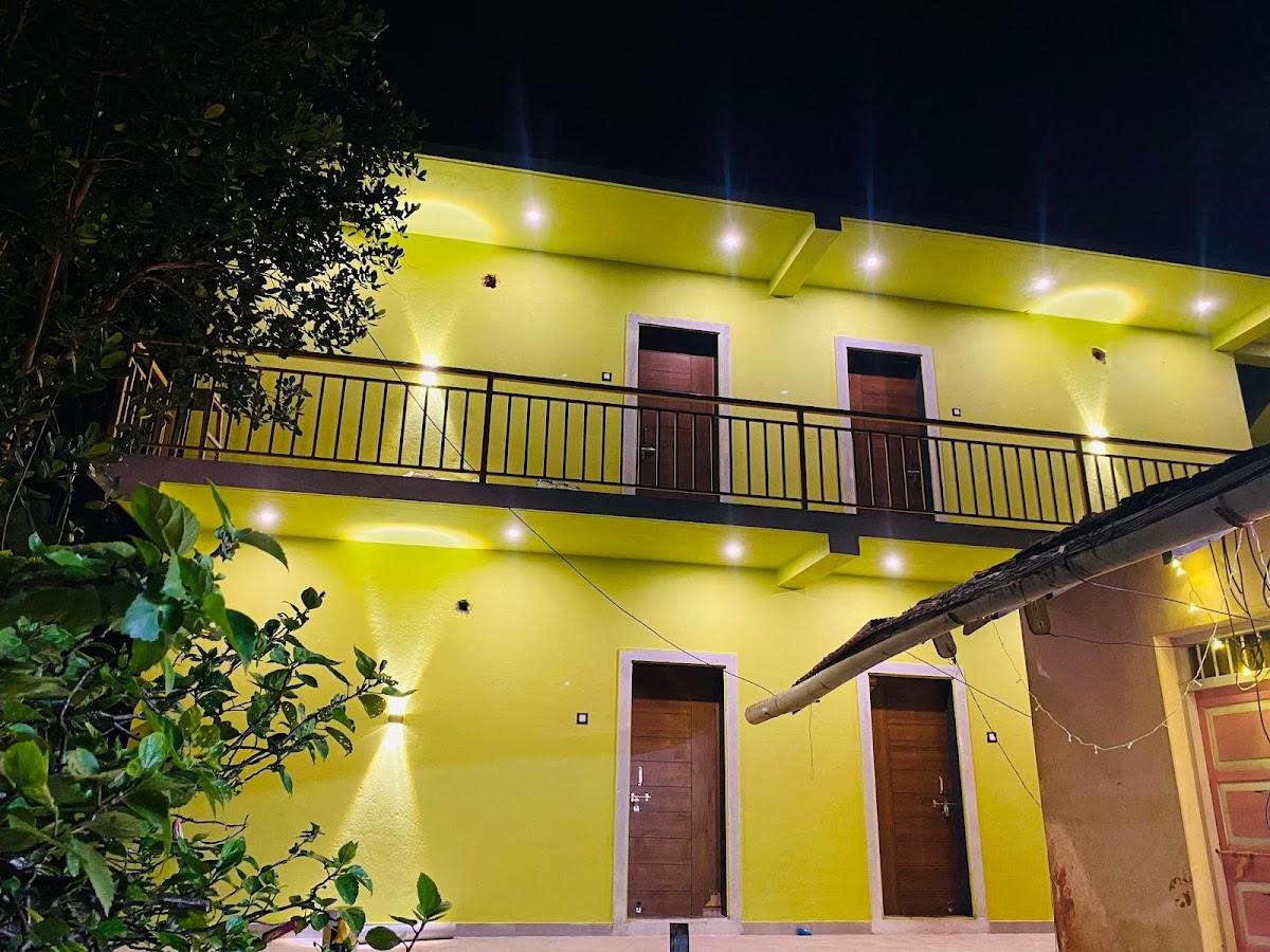 Coconut palm Beach Stay