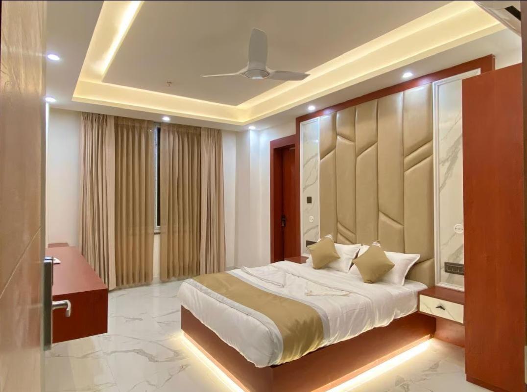The Vatika Paradise