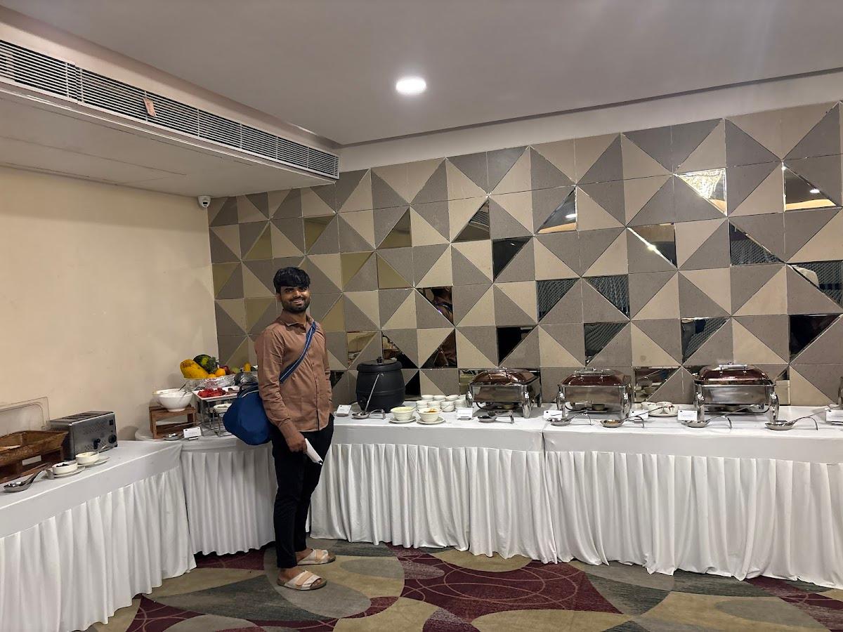 Zip by Spree Hotels Surat – photo 2