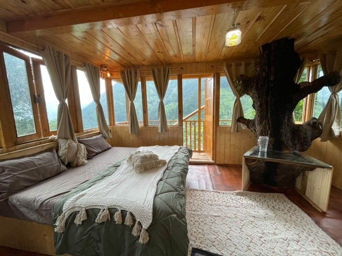 TheWoodenBranch's Jacuzzi Treehouses - Luxury Homestays in Jibhi – photo 2