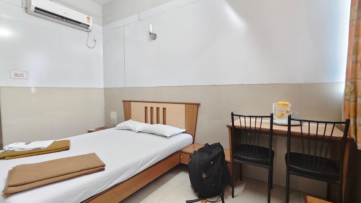 Hotel Hoysala Lodging – photo 1