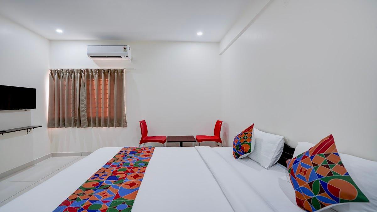 FabHotel Dwaraka Comfort – photo 2