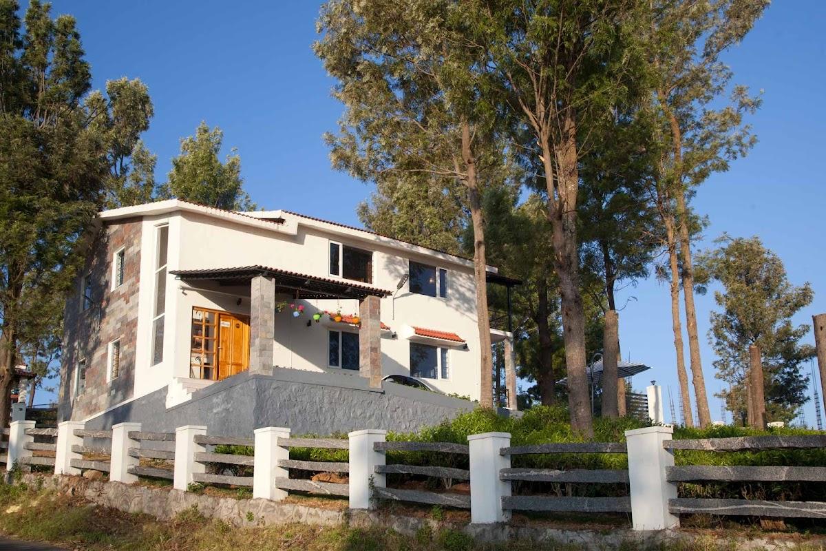 StayVista at Villa Misty Oaks in Ooty | 3 BHK Luxury Villa – photo 4