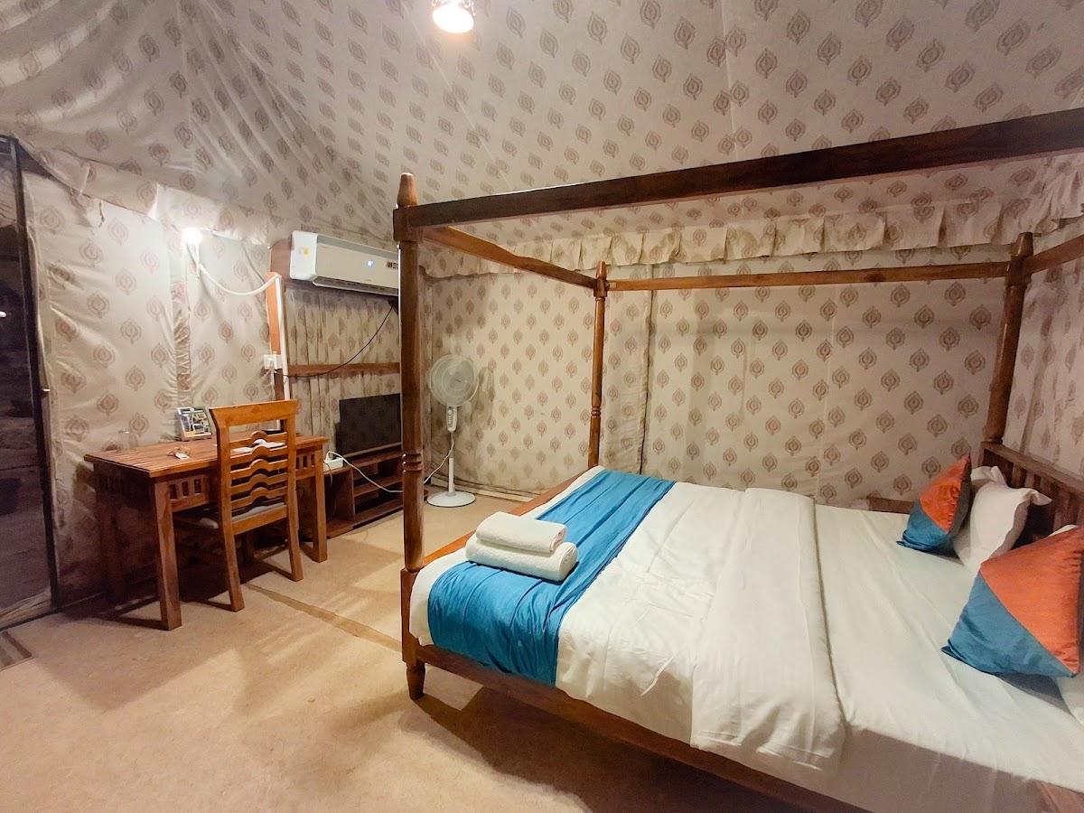 Satpura Lakeside Camping – photo 2