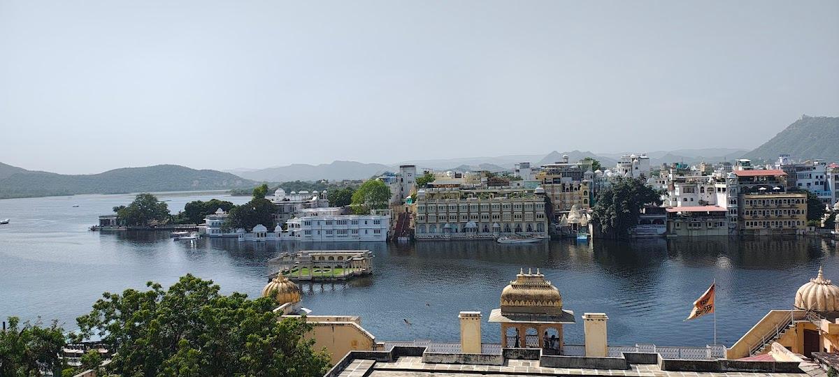 Mewar Haveli - At Lake Pichola – photo 4