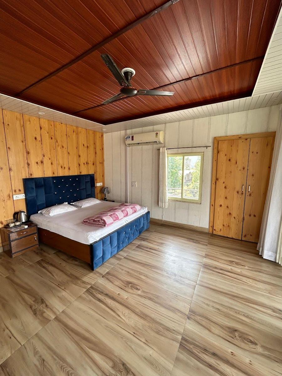 Woodhill Resort – photo 1