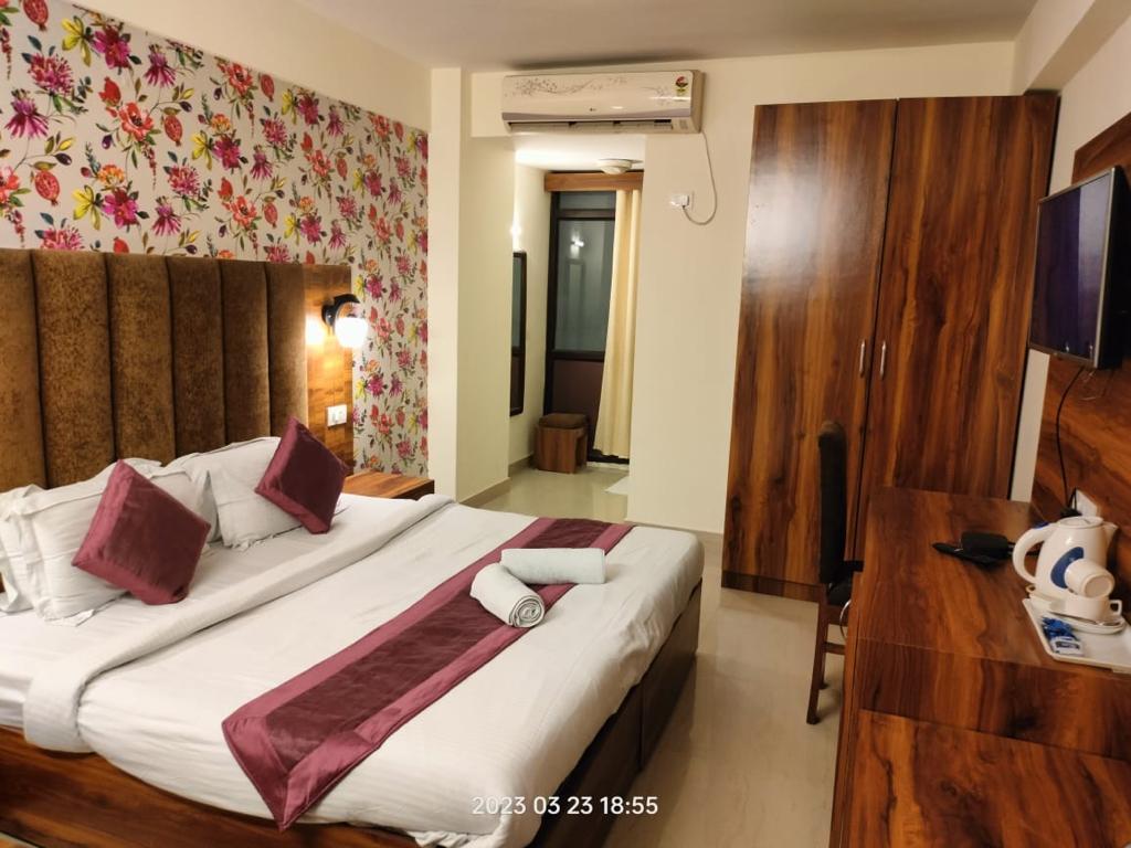 Hotel Embassy Dehradun & The Trekkers Hostel – photo 2