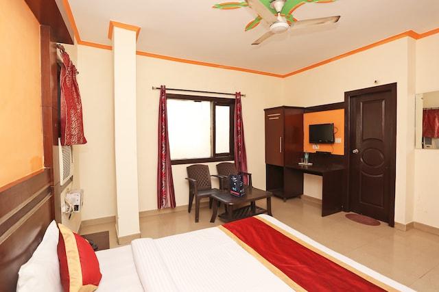 OYO Aura Palace Deluxe – photo 3