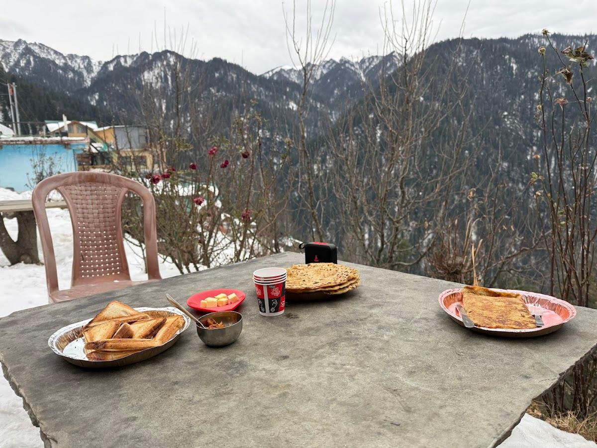 SojhaholidayInn – photo 2
